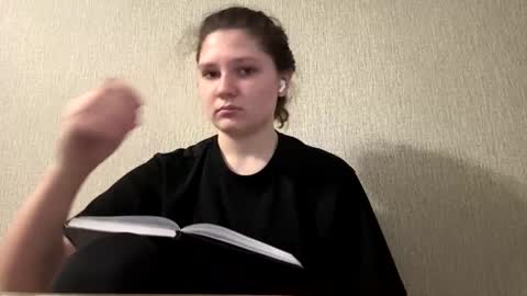 Emmie online show from March 2026 09:04:02 AM