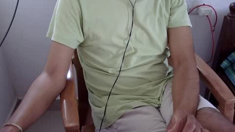 Snapshot of marinavine chatting on May 2026 05:45:01 AM The SHY UncutBoy online show from May 2026 05:45:01 AM