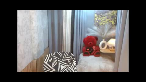 Snapshot of mariposa_911 chatting on April 2026 06:10:01 PM LEAH online show from April 2026 06:10:01 PM