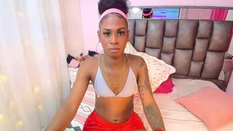 Nathaly online show from November 2025 04:17:01 PM