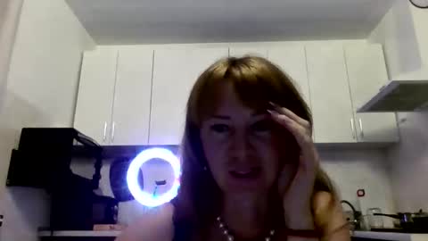 mariza_love359092 online show from February 2026 09:24:02 PM