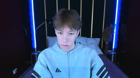 Mark online show from November 2025 05:51:02 AM