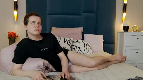 Mark online show from March 2026 10:04:01 PM