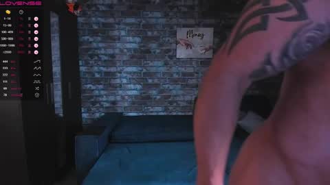 Mark online show from October 2025 03:09:01 AM