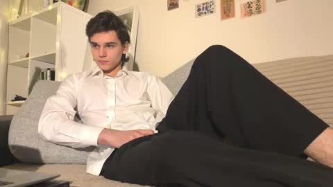 Mark online show from November 2025 01:37:02 PM