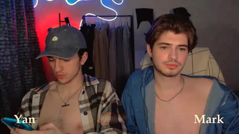 Mark online show from October 2025 03:52:01 PM