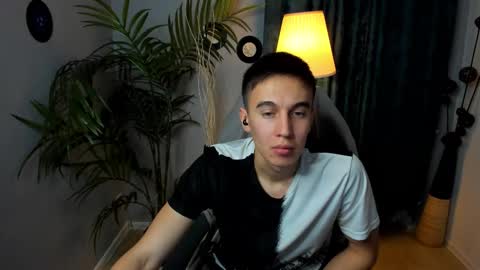 Snapshot of markkullen chatting on December 2025 04:24:02 PM markkullen online show from December 2025 04:24:02 PM