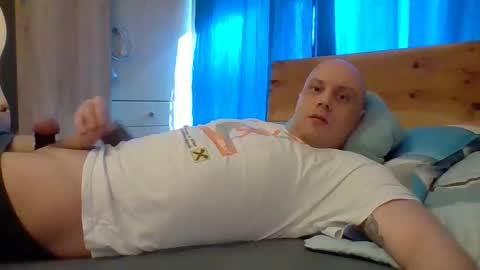 markus_7 online show from March 2026 12:12:02 PM