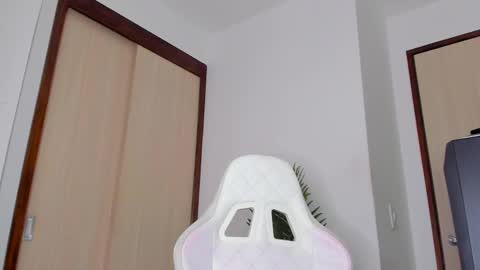 markus... Y online show from February 2025 10:00:02 PM