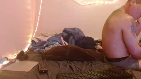 Snapshot of markymark101825061 chatting on January 2025 01:37:02 AM markymark101825061 online show from January 2025 01:37:02 AM