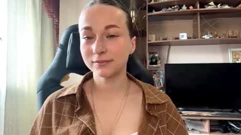 Snapshot of marlenahuit chatting on June 2026 05:09:02 AM Lena online show from June 2026 05:09:02 AM