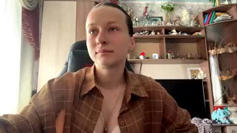 Snapshot of marlenahuit chatting on June 2026 05:45:01 AM Lena online show from June 2026 05:45:01 AM