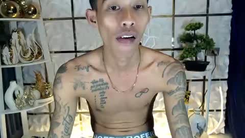 marlmoreno10 online show from December 2025 02:57:02 PM