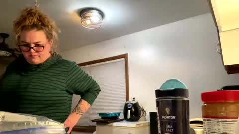 maroon_moon online show from February 2025 12:49:02 AM