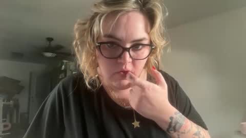 maroon_moon online show from September 2025 12:55:02 AM