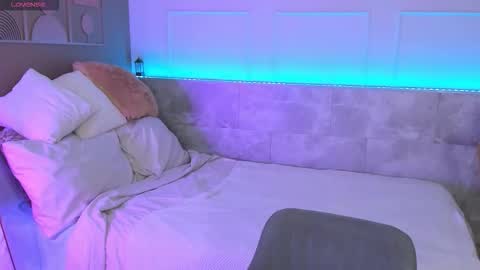 marquise_villaret online show from February 2026 06:32:02 AM