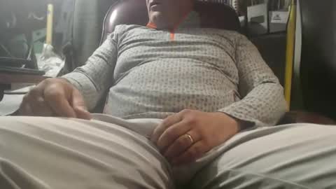 Snapshot of marrieddad19751975 chatting on May 2026 07:37:02 AM only fans marrieddad19751975 online show from May 2026 07:37:02 AM
