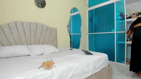 marsmith_1 online show from February 2026 11:23:01 PM