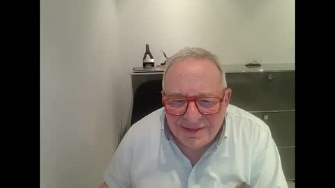 martin_1947 online show from February 2025 10:09:02 PM