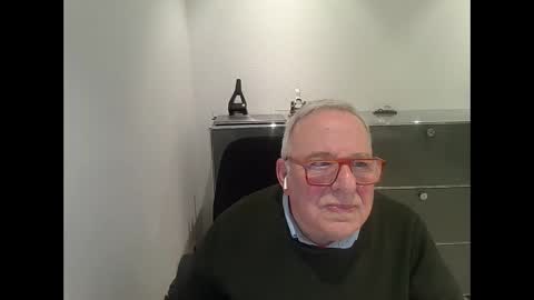 martin_1947 online show from February 2025 05:42:01 PM