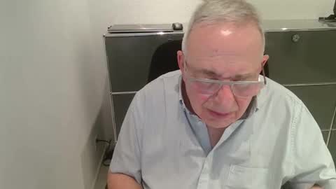 martin_1947 online show from February 2026 10:07:01 PM