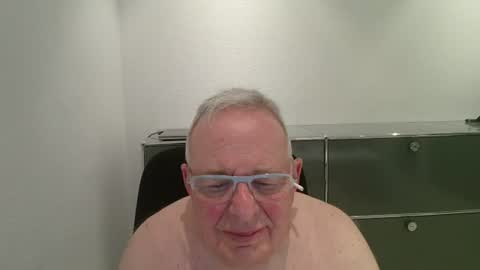 Snapshot of martin_1947 chatting on June 2026 10:08:02 PM martin_1947 online show from June 2026 10:08:02 PM