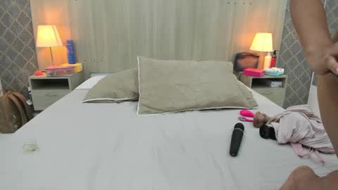 Snapshot of martina_ayala chatting on May 2026 06:09:01 PM Martina online show from May 2026 06:09:01 PM