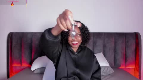 Laura online show from February 2025 07:09:01 PM