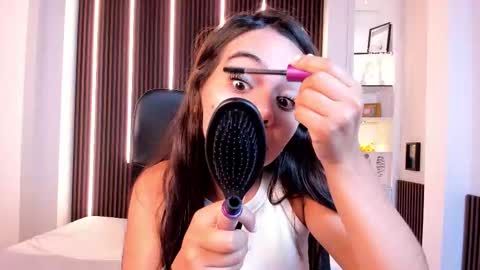 Martina online show from March 2026 01:05:01 PM