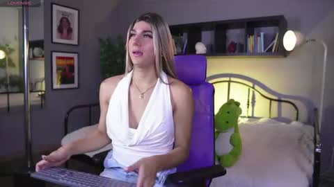 Snapshot of martinaa_rose chatting on June 2026 12:50:02 PM martinaa_rose online show from June 2026 12:50:02 PM