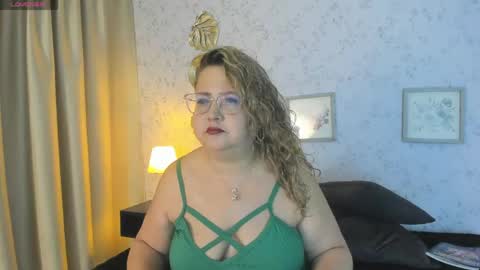 Snapshot of martinacurvy_ chatting on May 2026 10:44:01 AM Martina Caicedo online show from May 2026 10:44:01 AM