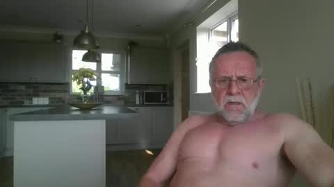 Snapshot of martinrgbxxxx chatting on April 2026 09:40:02 AM martinrgbxxxx online show from April 2026 09:40:02 AM