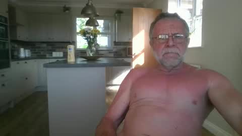 Snapshot of martinrgbxxxx chatting on May 2026 07:57:02 AM martinrgbxxxx online show from May 2026 07:57:02 AM