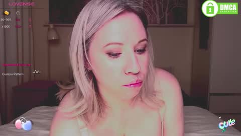 Mary linn online show from September 2025 01:02:02 PM