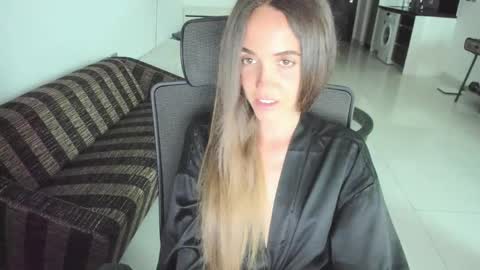 Snapshot of mary_janee__ chatting on April 2026 05:43:01 AM Mary Jane online show from April 2026 05:43:01 AM