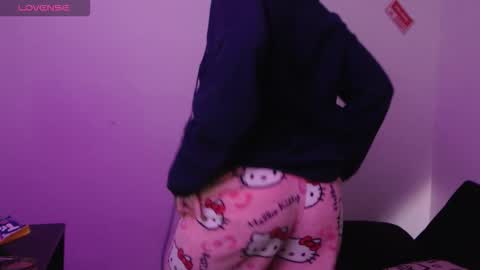                      100   online show from October 2025 07:54:02 PM