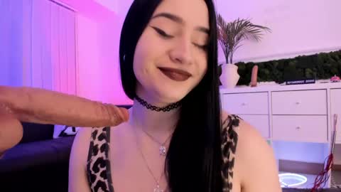 Snapshot of mary_lori chatting on April 2026 06:27:02 AM Mary online show from April 2026 06:27:02 AM