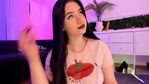 Snapshot of mary_lori chatting on May 2026 06:32:02 AM Mary online show from May 2026 06:32:02 AM