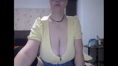 Snapshot of mary_x chatting on January 2025 03:53:01 AM Mary online show from January 2025 03:53:01 AM