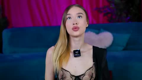 Snapshot of maryj_watson chatting on October 2025 06:20:01 PM Marry Jane online show from October 2025 06:20:01 PM