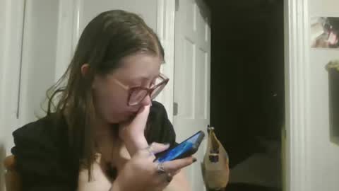 Snapshot of maryjaneflowers chatting on December 2024 09:40:02 AM maryjaneflowers online show from December 2024 09:40:02 AM