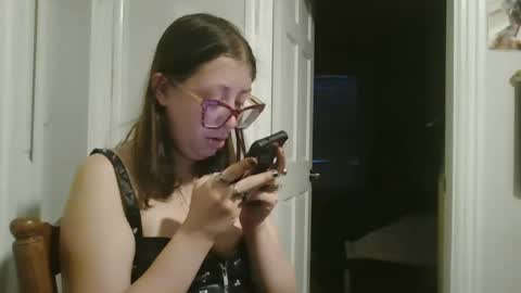 Snapshot of maryjaneflowers chatting on December 2024 12:05:01 PM maryjaneflowers online show from December 2024 12:05:01 PM