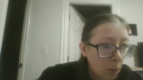 Snapshot of maryjaneflowers chatting on April 2026 06:44:02 AM maryjaneflowers online show from April 2026 06:44:02 AM