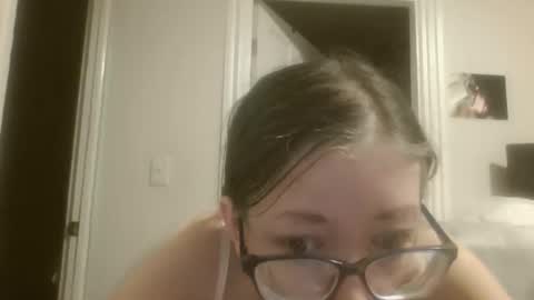 Snapshot of maryjaneflowers chatting on April 2026 09:28:02 AM maryjaneflowers online show from April 2026 09:28:02 AM