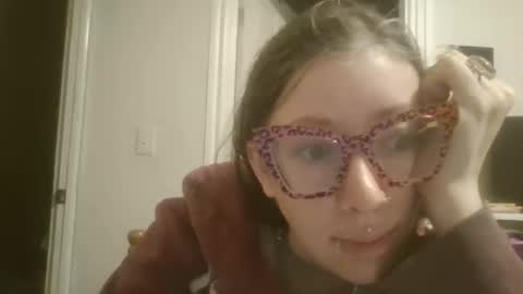 Snapshot of maryjaneflowers chatting on April 2026 09:54:02 AM maryjaneflowers online show from April 2026 09:54:02 AM