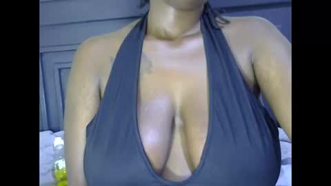 marylov23 online show from November 2025 05:02:01 PM