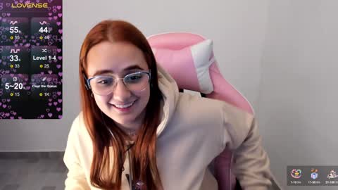 Snapshot of maryluna95 chatting on December 2024 07:29:02 AM Dulce Maria online show from December 2024 07:29:02 AM