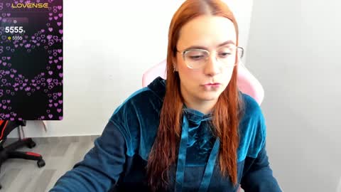 Snapshot of maryluna95 chatting on January 2025 07:24:01 PM Dulce Maria online show from January 2025 07:24:01 PM