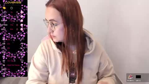 Snapshot of maryluna95 chatting on February 2025 02:44:02 AM Dulce Maria online show from February 2025 02:44:02 AM