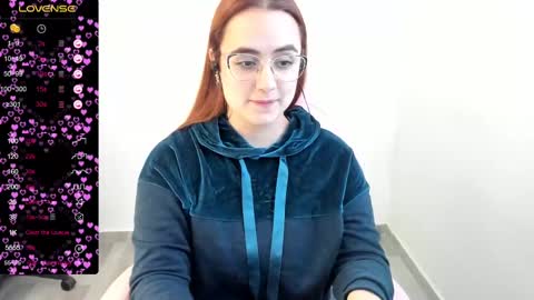 Snapshot of maryluna95 chatting on February 2025 10:07:02 PM Dulce Maria online show from February 2025 10:07:02 PM